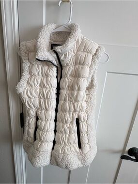 Calvin Klein Performance Women's White Sherpa Trim Puffer Vest Full Zip